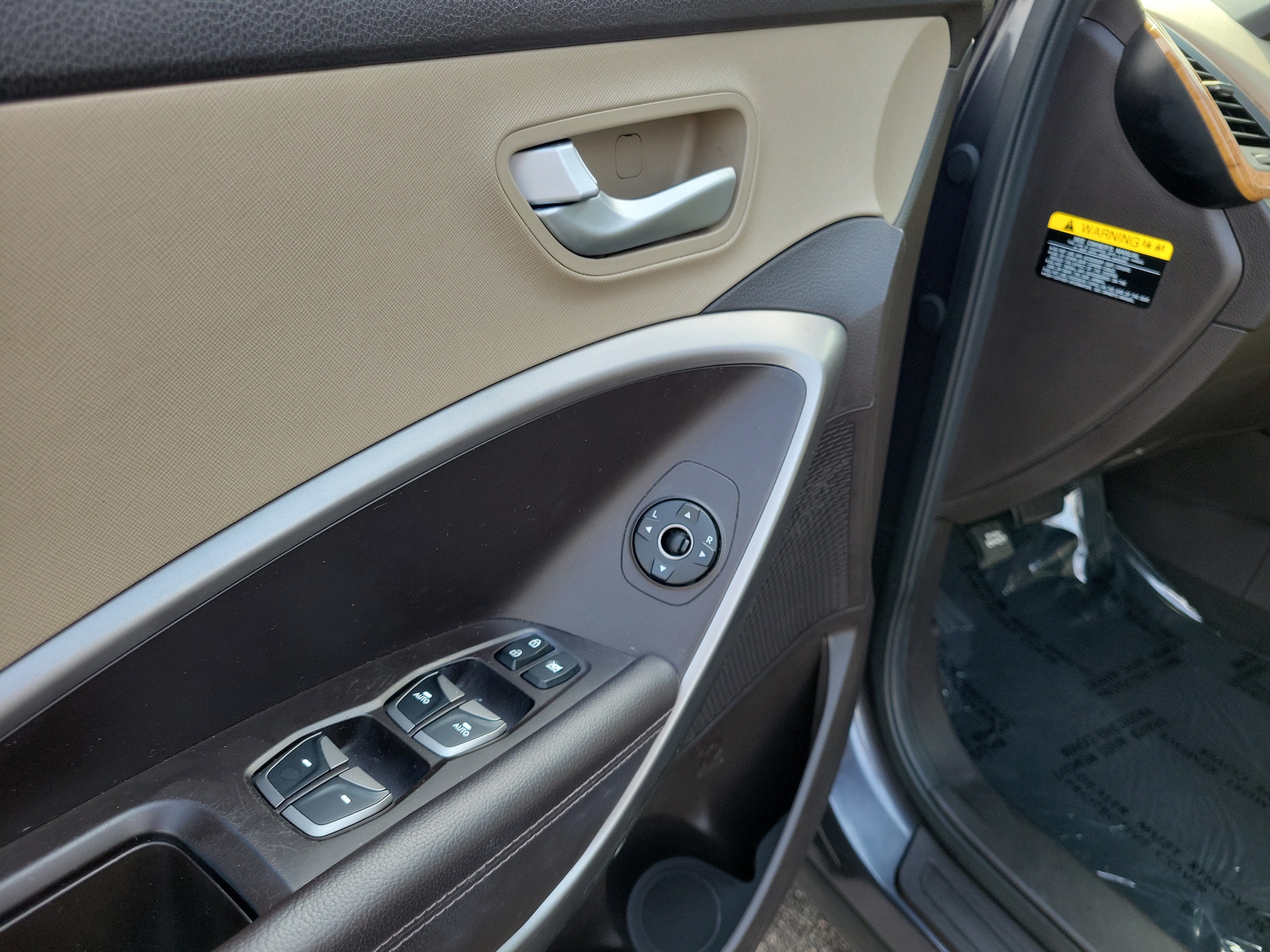Used 2015 Hyundai Santa Fe Sport FWD image 18