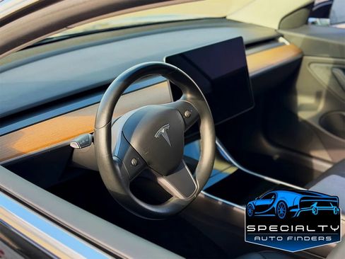 Used 2019 Tesla Model 3 Standard Range Plus RWD image 9
