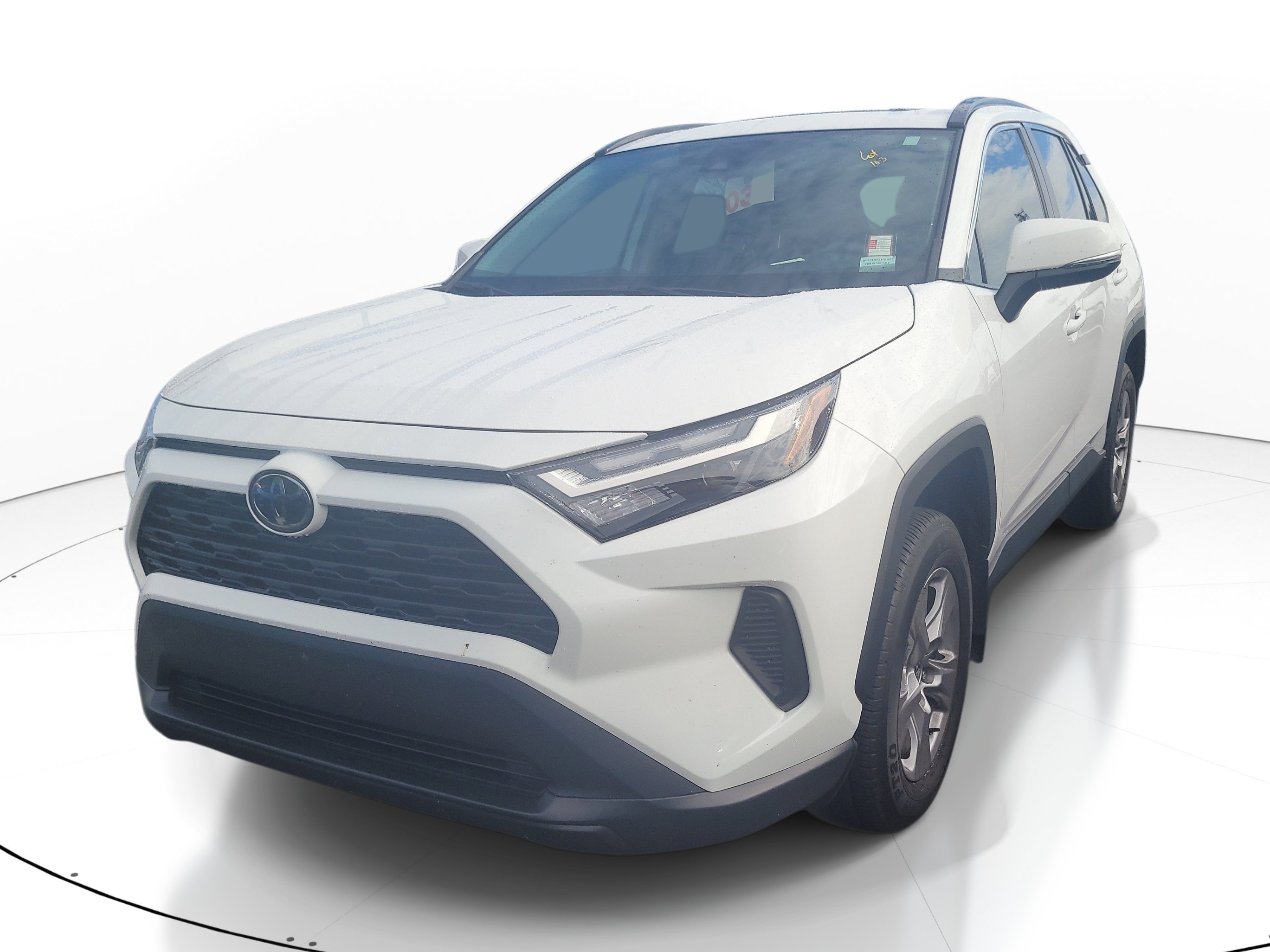 Used 2025 Toyota RAV4 XLE w/ Convenience Package FWD image 3