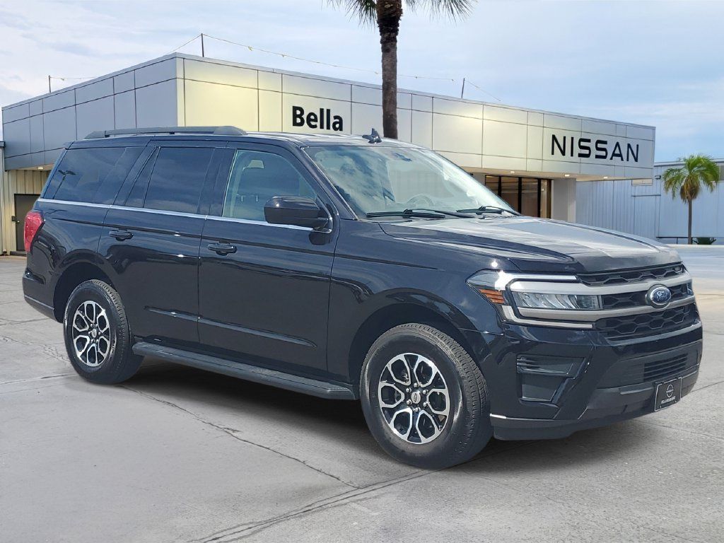 Used 2024 Ford Expedition XLT AWD/4WD image 8