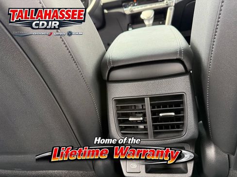 Used 2025 Kia Seltos EX w/ EX Sunroof Package FWD image 32