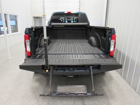 Used 2017 Ford F450 XLT w/ XLT Premium Package AWD/4WD image 18