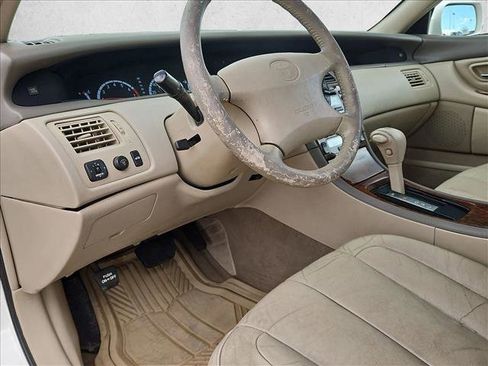 Used 2001 Toyota Avalon XLS FWD image 10