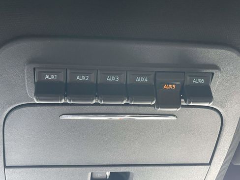 Used 2025 Ford F150 Raptor AWD/4WD image 34