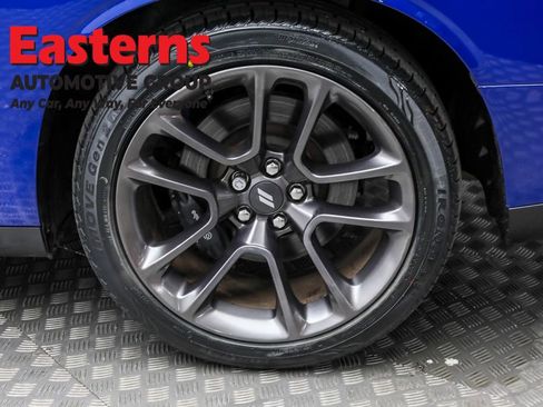 Used 2022 Dodge Challenger R/T Scat Pack w/ Scat Pack Stripe image 8