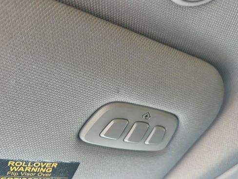 Used 2021 Lincoln Corsair AWD w/ Premium Package image 32