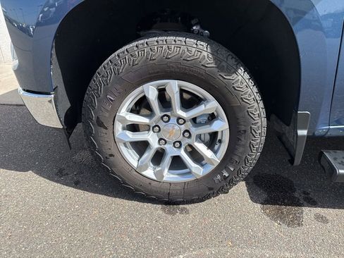 Used 2024 Chevrolet Silverado 1500 LT AWD/4WD image 6