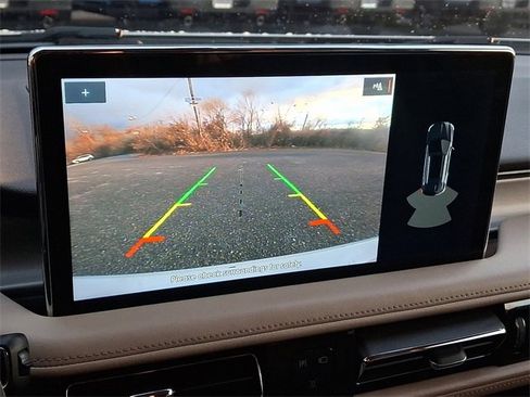 Used 2021 Lincoln Nautilus AWD w/ Equipment Group 101A image 17