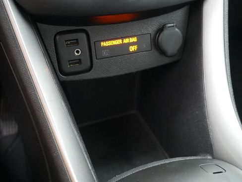 Used 2020 Chevrolet Trax LT FWD image 11