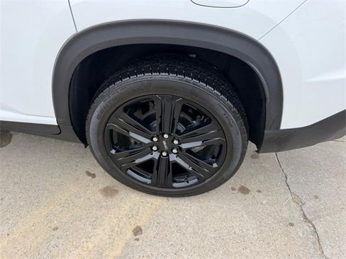 Used 2024 GMC Acadia Elevation w/ Black Edition image 7