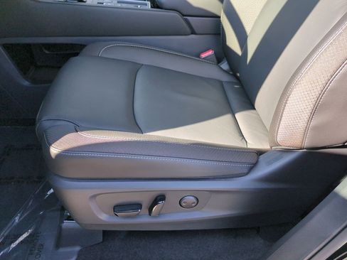 New 2025 Nissan Pathfinder SL image 16