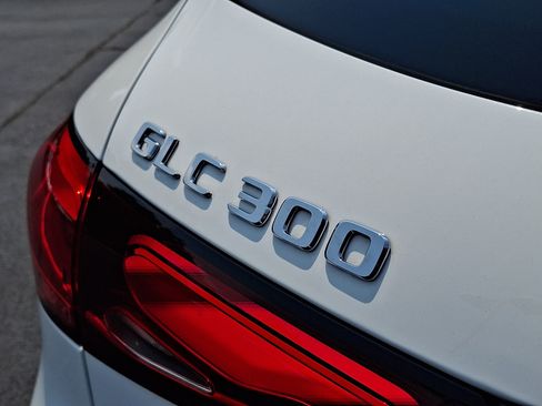 Certified 2023 Mercedes-Benz GLC 300 4MATIC image 29