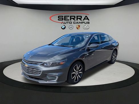 Used 2017 Chevrolet Malibu LT FWD image 1