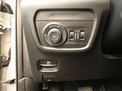 Used 2022 Jeep Grand Cherokee L Overland w/ Advanced Protech Group III image 37