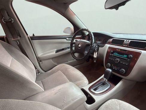 Used 2009 Chevrolet Impala LS FWD image 17