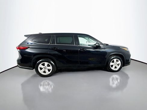 Used 2020 Toyota Highlander LE FWD image 9