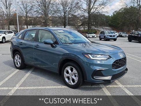 Certified 2025 Honda HR-V LX image 9