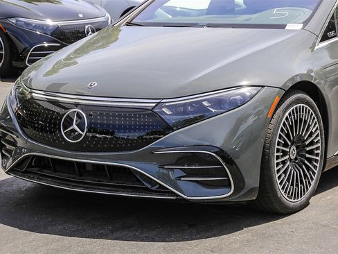 Used 2024 Mercedes-Benz EQS 580 4MATIC Sedan image 7
