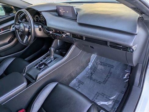 Used 2020 MAZDA MAZDA3 Hatchback w/ Preferred Package image 19