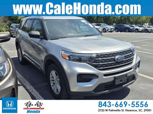 Used 2023 Ford Explorer XLT image 1
