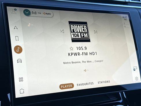 Used 2023 Land Rover Range Rover Sport SE Dynamic image 17