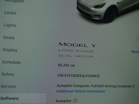 Used 2020 Tesla Model Y Long Range image 11