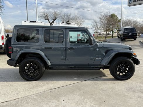 Used 2024 Jeep Wrangler Unlimited Sahara image 3