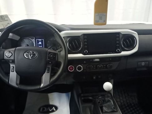 Used 2020 Toyota Tacoma TRD Sport AWD/4WD image 6