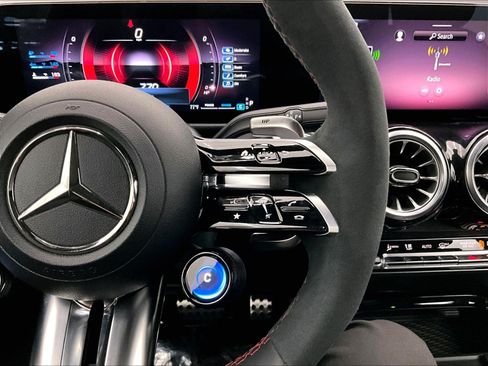 Used 2026 Mercedes-Benz GLB 35 AMG 4MATIC image 22