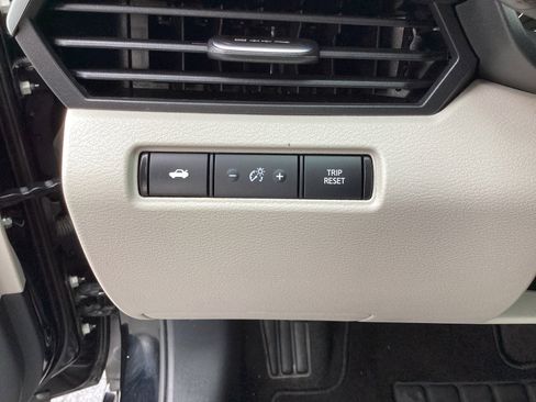 Used 2024 Nissan Altima 2.5 SV FWD image 28