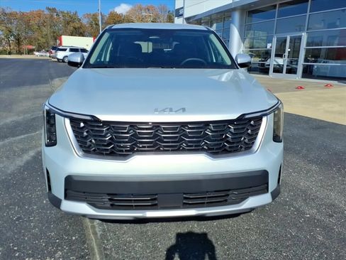 Used 2026 Kia Sorento LX FWD image 2