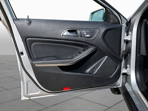 Used 2019 Mercedes-Benz GLA 250 image 22