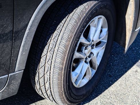 Used 2019 Chevrolet Traverse LT image 42