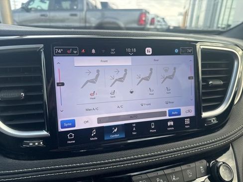 Used 2022 Chrysler Pacifica Limited w/ S Appearance Package image 10