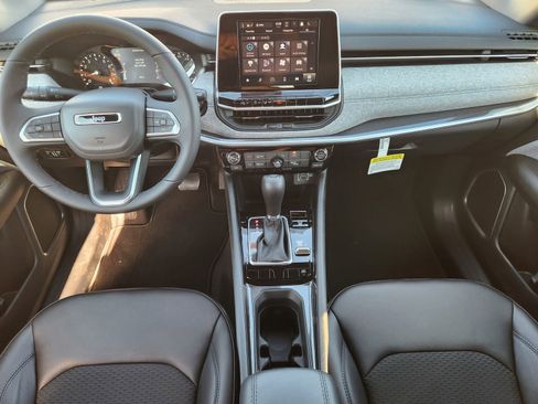 New 2026 Jeep Compass Latitude image 20