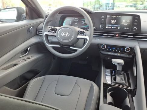 New 2026 Hyundai Elantra Hybrid FWD image 4