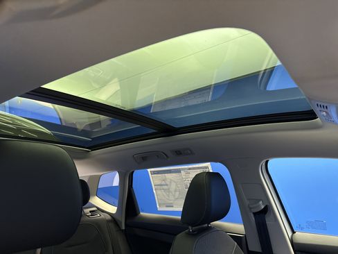 New 2026 Volkswagen Taos SE image 24