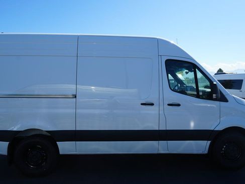 New 2025 Mercedes-Benz Sprinter 2500 image 6