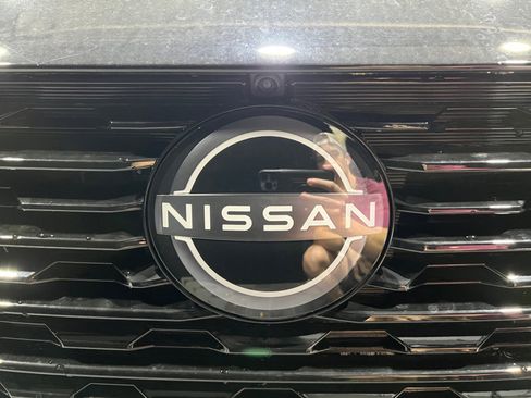 New 2025 Nissan Sentra SR w/ SR Premium Package image 23