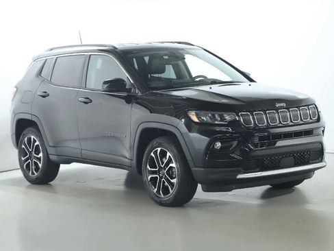 Used 2022 Jeep Compass Limited AWD/4WD image 9