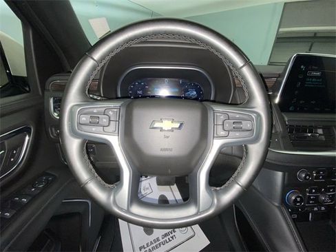 Used 2023 Chevrolet Suburban LT image 14