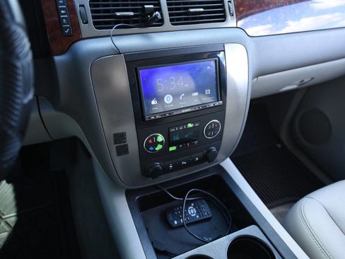 Used 2009 GMC Sierra 2500 SLT w/ SLT Convenience Package image 18