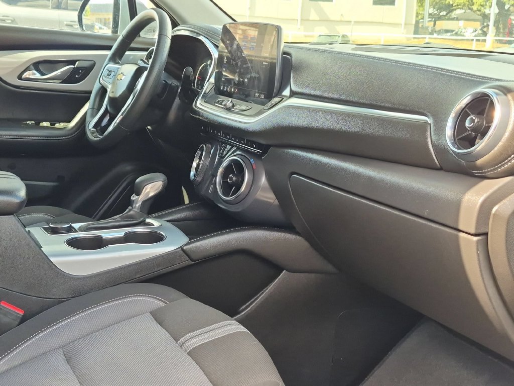 Used 2025 Chevrolet Blazer LT AWD/4WD image 29