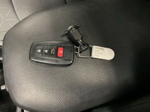 Used 2025 Toyota RAV4 XLE image 23