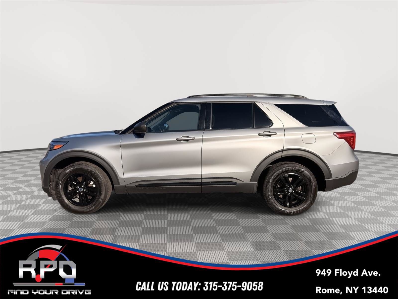 Used 2022 Ford Explorer XLT AWD/4WD image 2