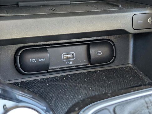 Used 2021 Kia Soul EX image 11