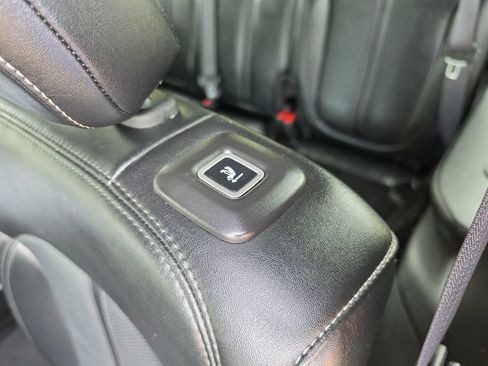 Used 2024 Jeep Wagoneer Series II AWD/4WD image 40