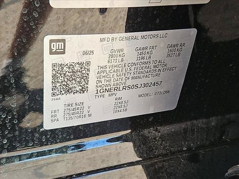 Used 2025 Chevrolet Traverse RS FWD image 17