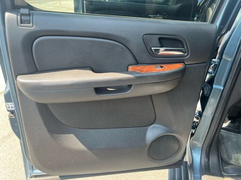 Used 2008 Chevrolet Avalanche LTZ w/ LTZ Preferred Equipment Group AWD/4WD image 27