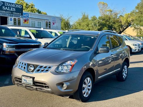 Used 2015 Nissan Rogue S image 3